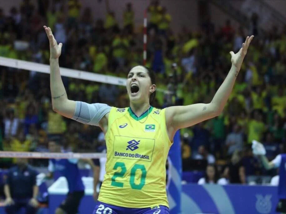 Ana Beatriz Corrêa anuncia aposentadoria do vôlei e reflete sobre carreira