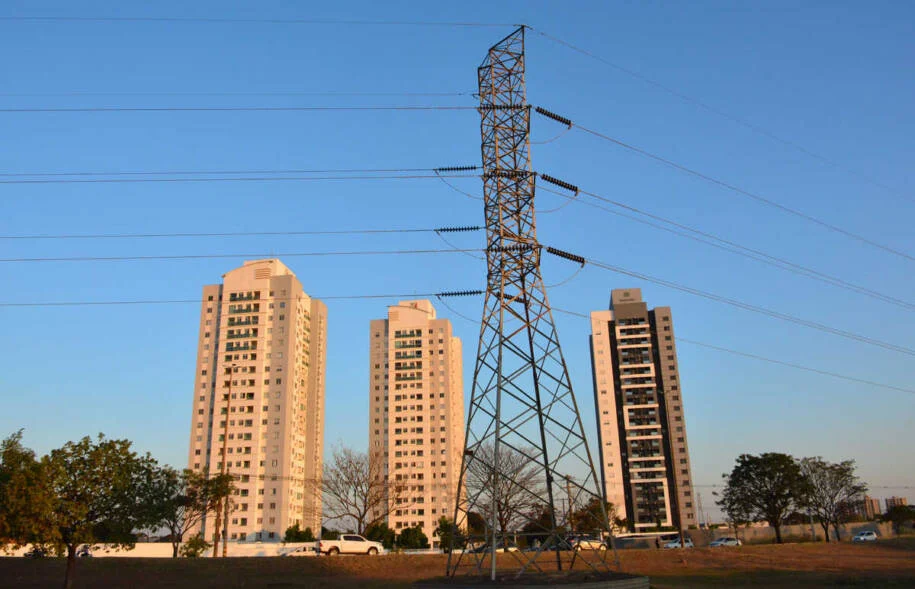 Aneel aprova aumento de 12,11% nas tarifas de energia e gera revolta em MS