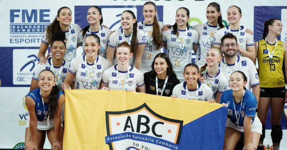 Balneário Camboriú conquista título do CBI Sub-19 de Vôlei Feminino em casa