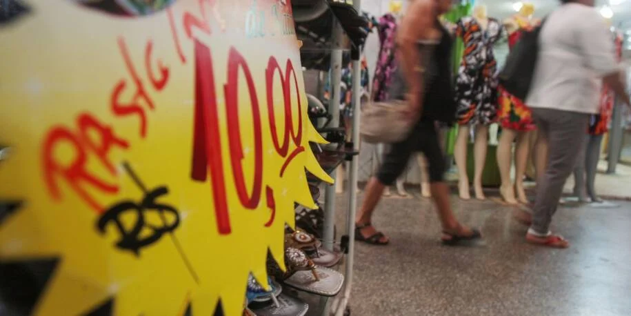 Banco Central eleva previsão de inflação para 4,71% e gera preocupações econômicas