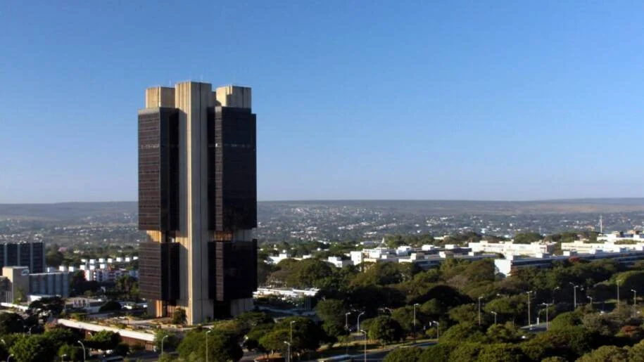 Banco Central ordena auditorias e revela riscos em precatórios do Banco Master