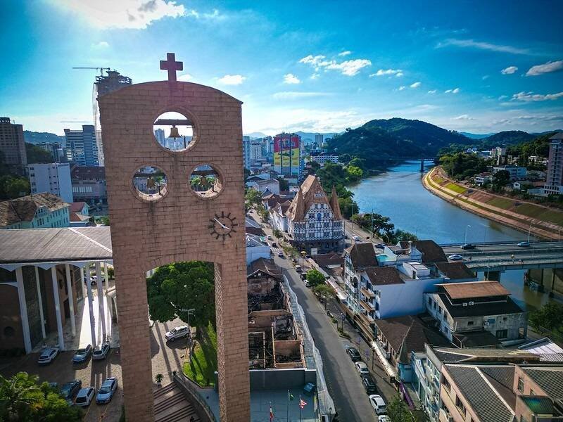 Blumenau recebe encenação de ‘O Livro’ e atrações na Vila de Páscoa neste fim de semana