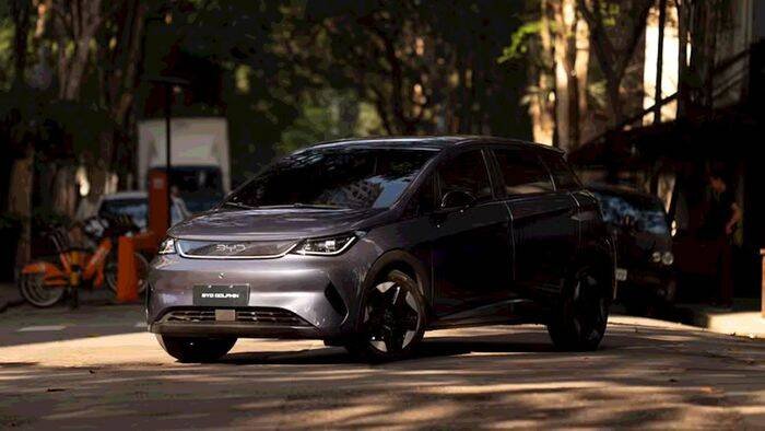 BYD Dolphin lidera lista de carros mais desejados do Brasil em 2026