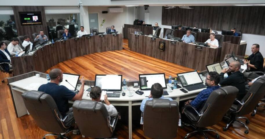 Câmara de Balneário Camboriú aprova cinco projetos e gera polêmica nas obras