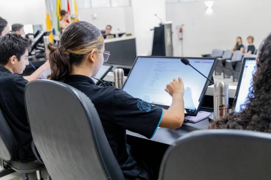 Câmara de Itapema aprova Dia do Vereador Mirim e Dia do Jovem Cidadão