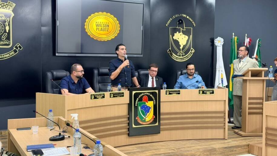 Câmara de Vereadores de Camboriú entrega Medalha Wilson Plautz e homenageia destaques