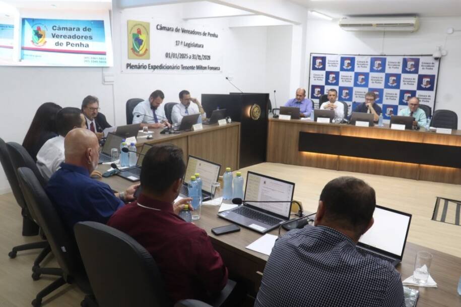 Câmara de Vereadores de Penha homenageia Edenício Lourival da Costa com moção
