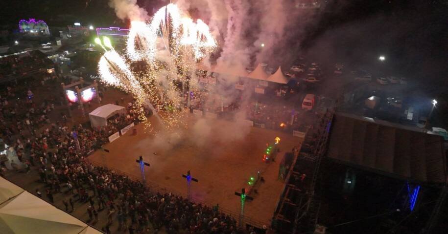 Camboriú Fest 2026 atrai multidão e resgata tradição de rodeio em grande estilo