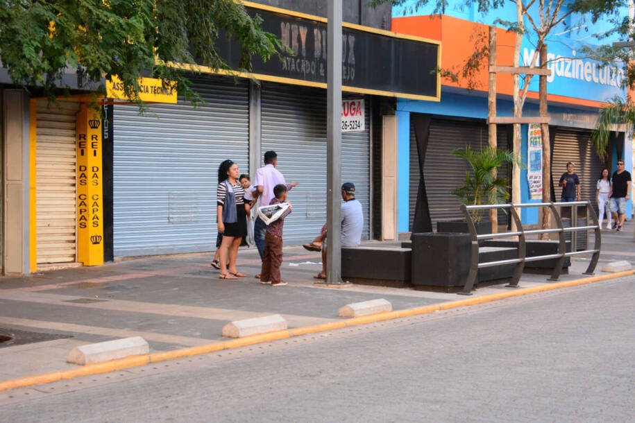 Campo Grande define o que abre e fecha no feriado de 1º de maio sem comércio