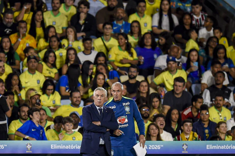 Carlo Ancelotti enfrenta crise com Seleção Brasileira após eliminações sucessivas
