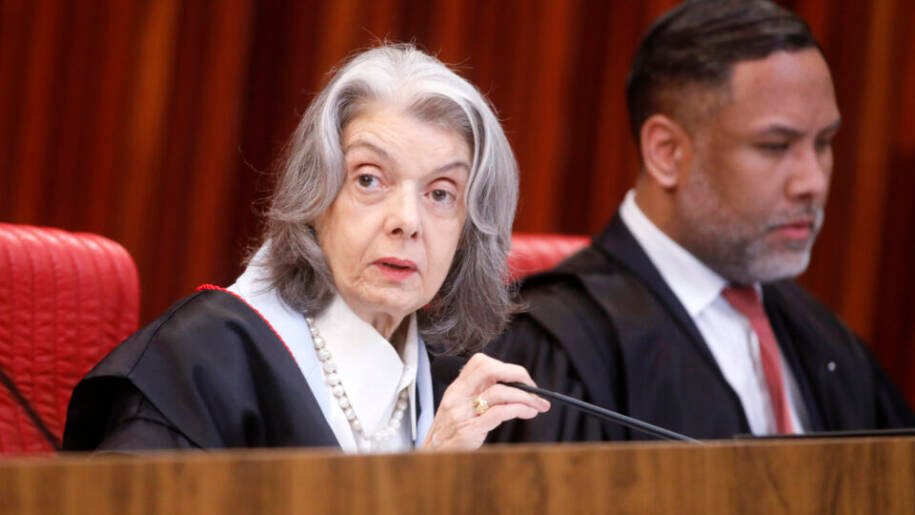 Cármen Lúcia deixa Presidência do TSE um mês antes; Nunes Marques assume