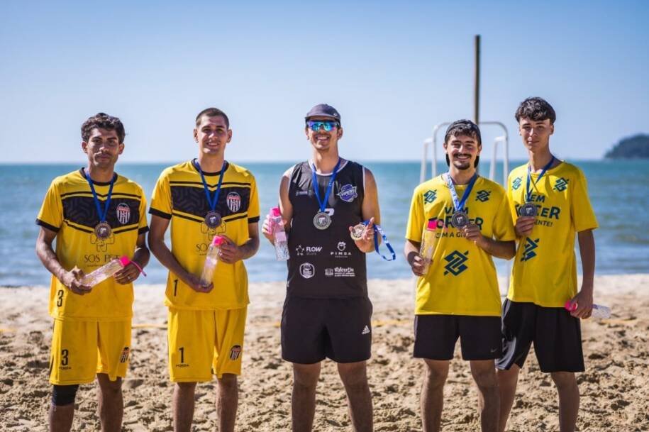 Circuito Municipal de Vôlei de Praia em Penha define campeões na Praia Alegre