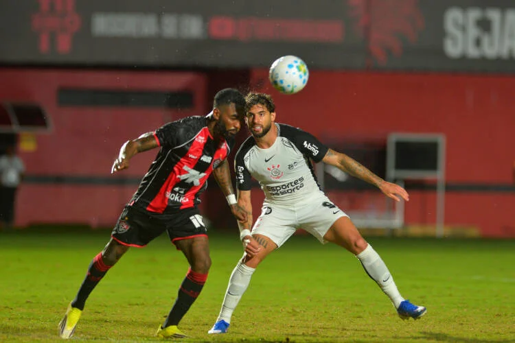 Corinthians e Vitória empatam sem gols e seguem em situação delicada no Brasileirão