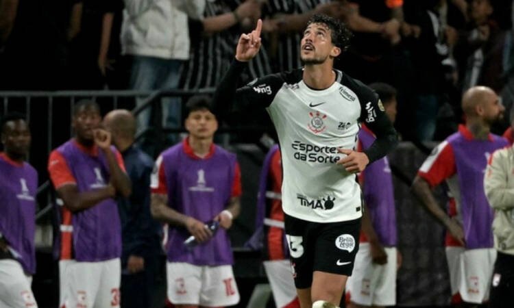 Corinthians encerra jejum em casa ao vencer Santa Fé por 2 a 0 na Libertadores
