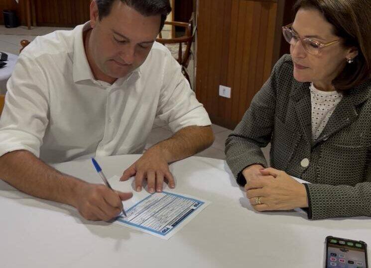 Cristina Graeml se filia ao PSD e reafirma apoio a Flávio Bolsonaro para presidente