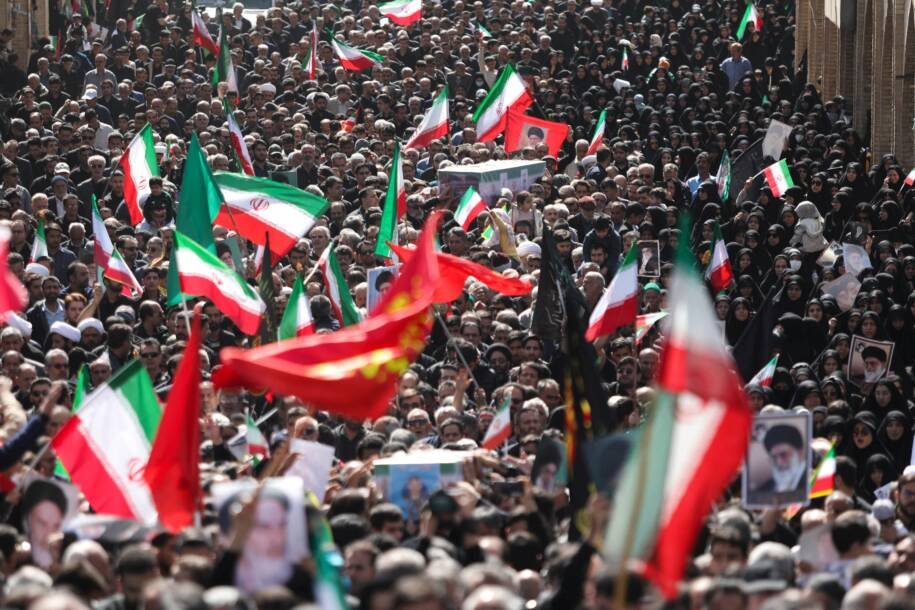 Delegação do Irã chega ao Paquistão e impõe pré-condições para negociações com os EUA