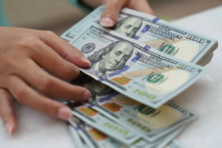 Dólar à vista desvaloriza para R$ 5,15 enquanto guerra no Oriente Médio persiste