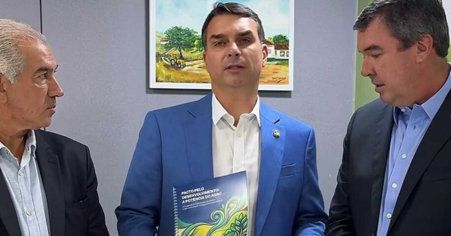 Eduardo Riedel entrega diretrizes do agro a Flávio Bolsonaro, que promete apoio