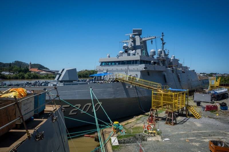 Embaixadores visitam Itajaí para fortalecer Base Industrial de Defesa