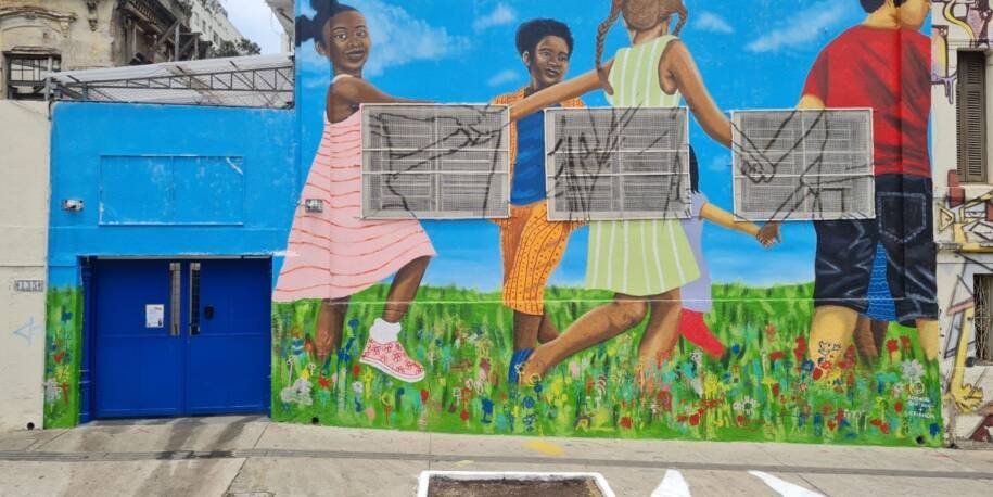 Emei Patrícia Galvão critica Brasil Paralelo por filme sobre Paulo Freire