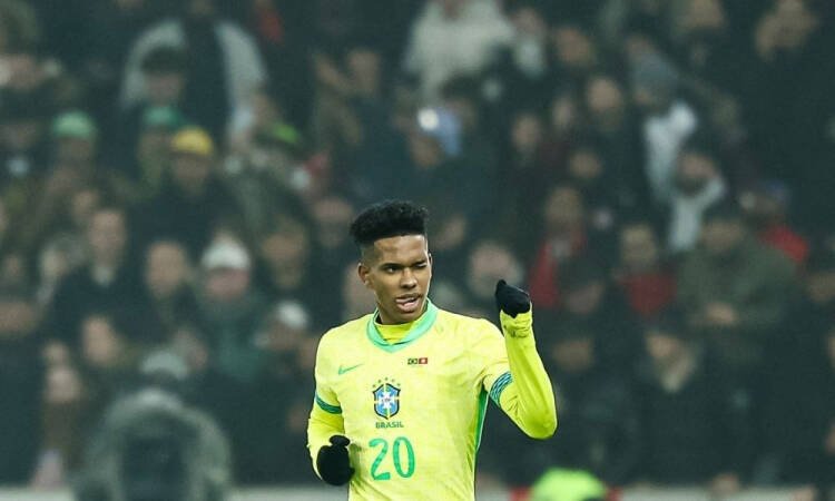 Estêvão sofre grave lesão e preocupa Seleção Brasileira antes da Copa do Mundo