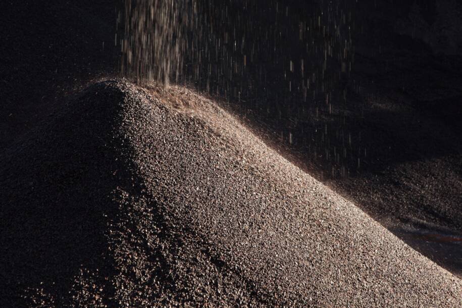 EUA ameaçam fechar Estreito de Ormuz e mercado reage com alta do petróleo