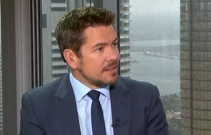 EUA ameaçam fechar Estreito de Ormuz e petróleo dispara em meio a incertezas