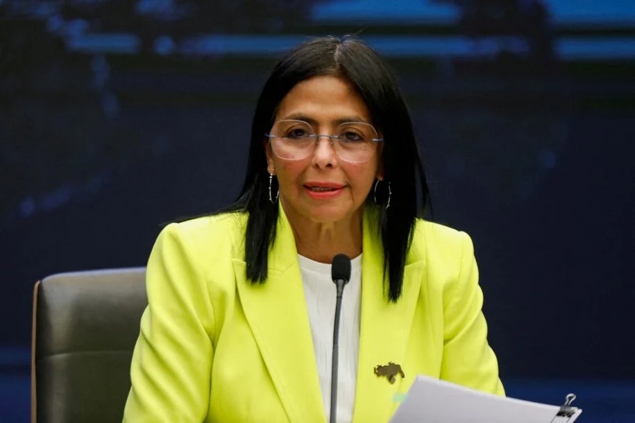 EUA suspendem sanções contra Delcy Rodríguez e preparam novo acordo de petróleo