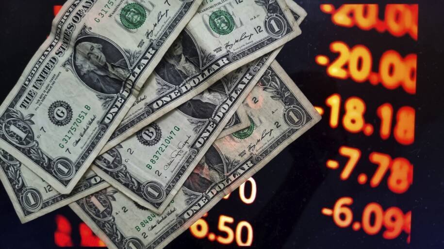 Fernanda Rocha alerta: dólar cai abaixo de R$ 5, mas riscos permanecem altos