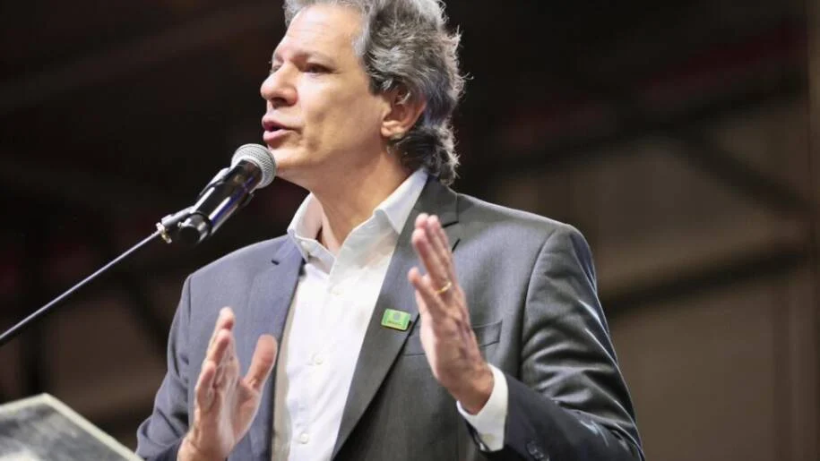 Fernando Haddad busca apoio de Gilberto Kassab em meio a tensão política em SP