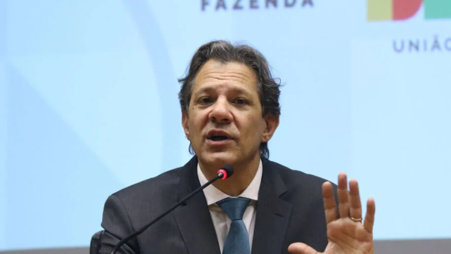 Fernando Haddad intensifica críticas a Tarcísio de Freitas antes das eleições de 2026