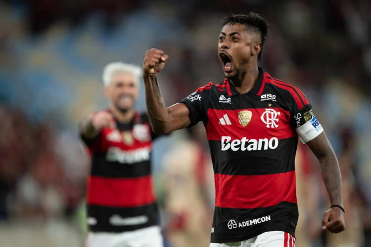 Flamengo goleia Independiente Medellín e assume liderança do Grupo A da Libertadores