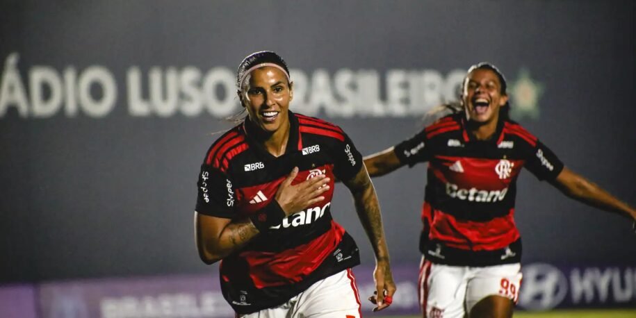 Flamengo supera Vitória por 3 a 1 e se aproxima do Corinthians na Série A1