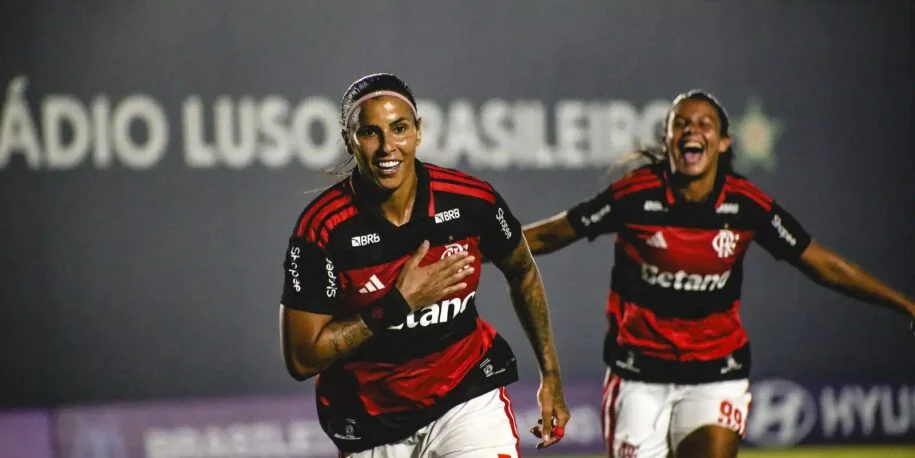 Flamengo supera Vitória por 3 a 1 e se aproxima do Corinthians na Série A1