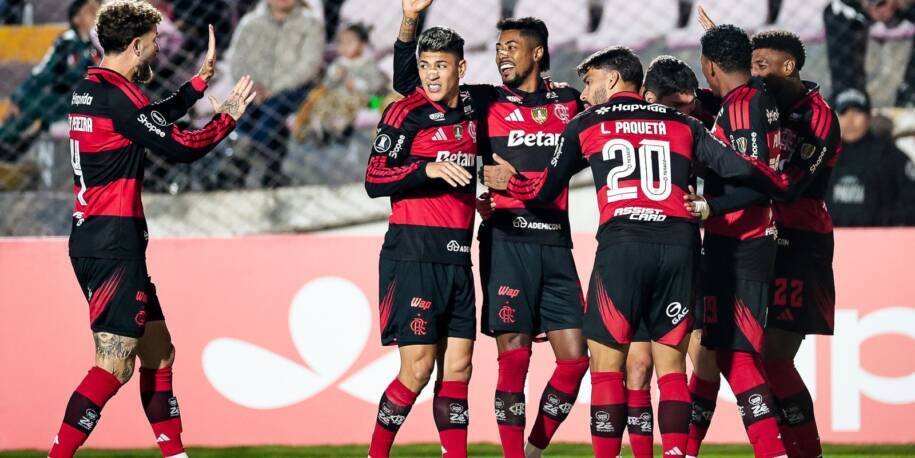 Flamengo vence Cusco e lidera Grupo A da Libertadores com gols decisivos
