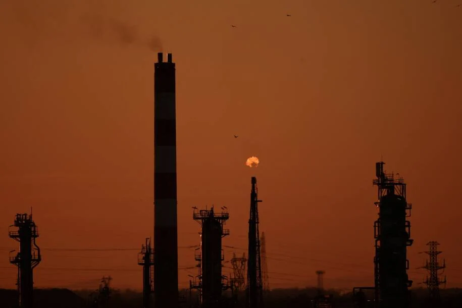 França exige investigação da Comissão da UE sobre abusos de mercado nas refinarias