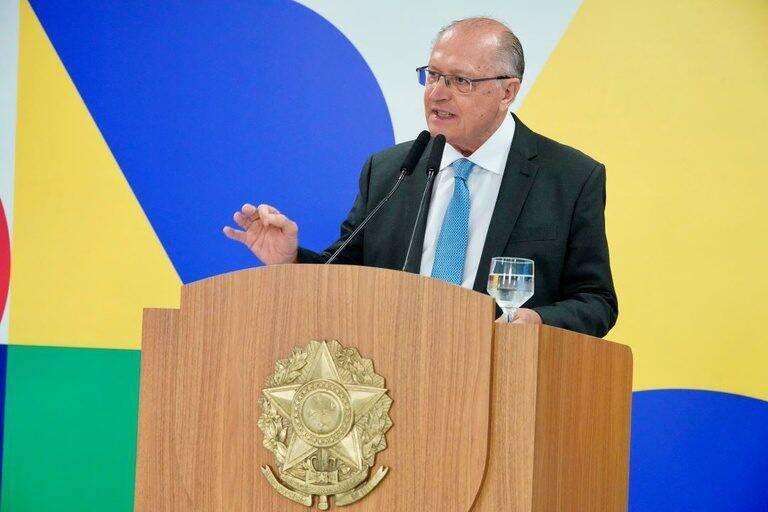 Geraldo Alckmin anuncia R$ 15 bilhões para indústrias afetadas por guerra no Oriente Médio
