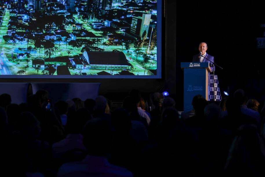 Governador Jorginho Mello celebra a posse de Rejane Gambin em Joinville