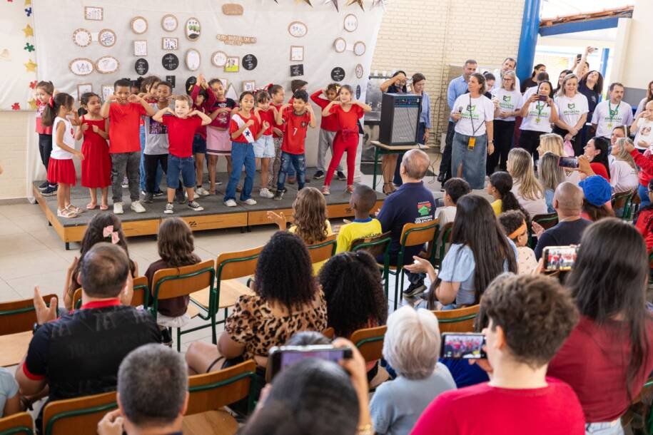 Governador Jorginho Mello celebra Dia da Família na Escola com atividades diversas