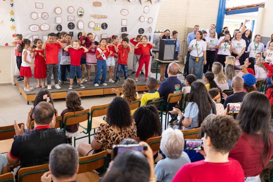 Governador Jorginho Mello celebra Dia da Família na Escola com atividades diversas