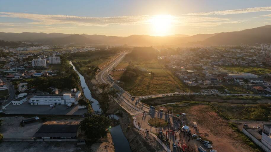 Governador Jorginho Mello inaugura Avenida Arlindo Phillipi May em Palhoça e transforma mobilidade