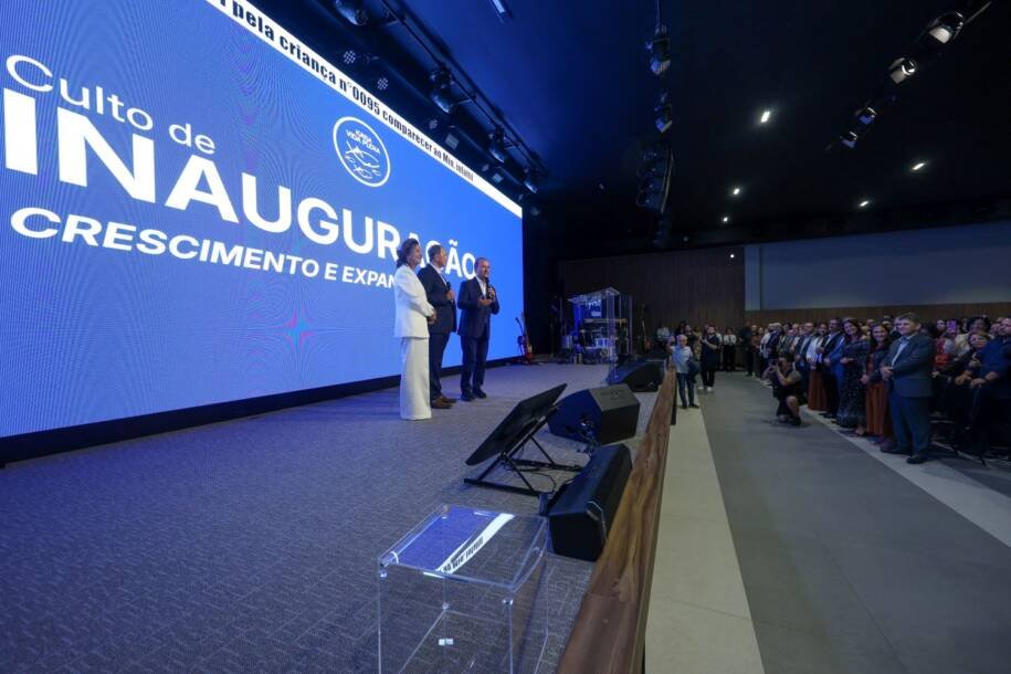 Governador Jorginho Mello inaugura templo do Ministério Vida Plena em Brusque