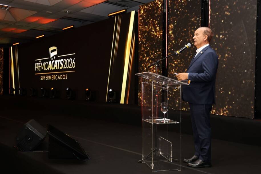 Governador Jorginho Mello reconhece setor supermercadista em premiação tensa
