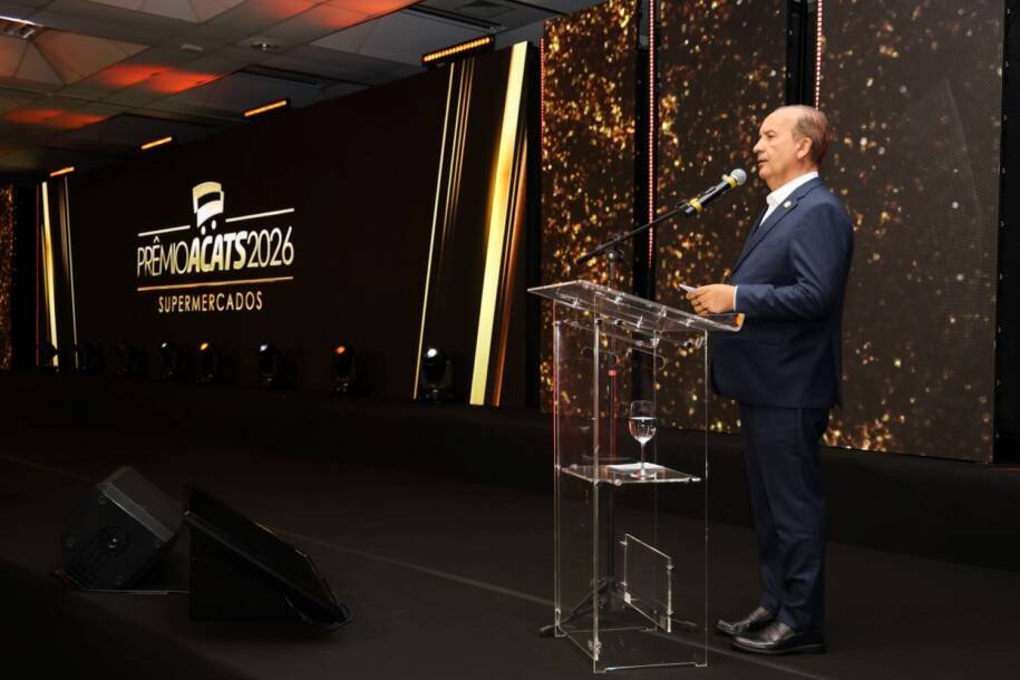 Governador Jorginho Mello reconhece setor supermercadista em premiação tensa