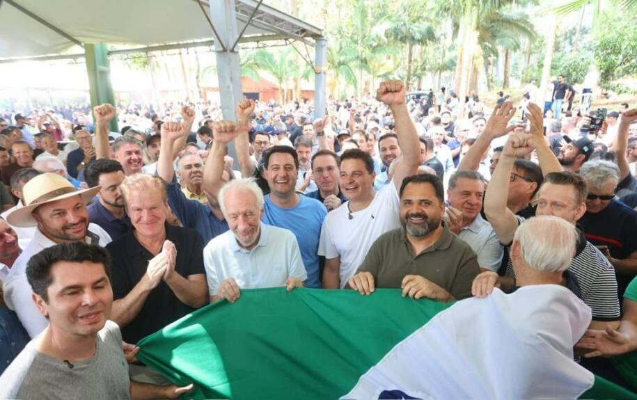 Governador Ratinho Júnior inicia sucessão estadual com churrasco e apoio de prefeitos