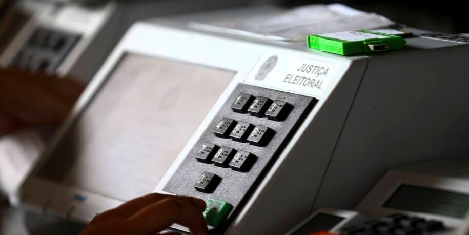 Governadores renunciam e marcam disputa acirrada nas eleições de outubro