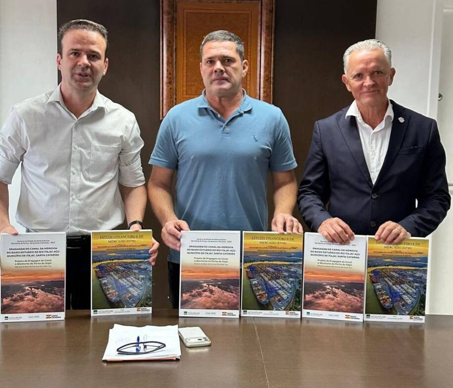 Governo de Santa Catarina entrega projeto de dragagem que pode prevenir cheias
