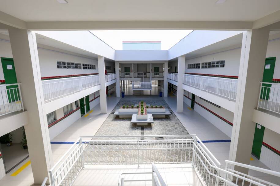 Governo de Santa Catarina inaugura Escola Aderbal após oito anos de espera da comunidade