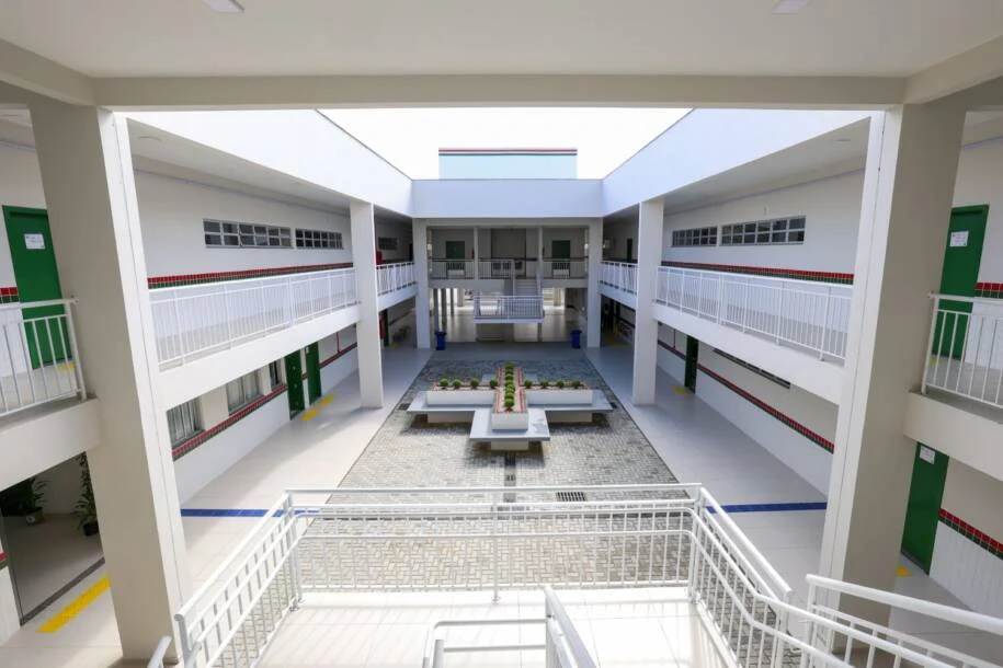 Governo de Santa Catarina inaugura Escola Aderbal após oito anos de espera da comunidade