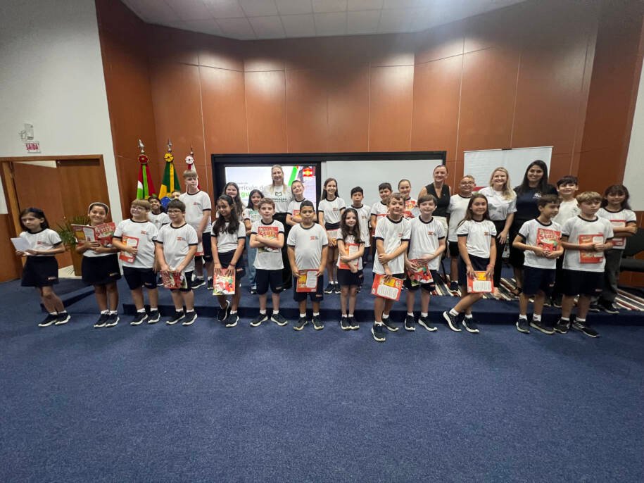 Governo de Santa Catarina lança currículo de Língua Inglesa para anos iniciais